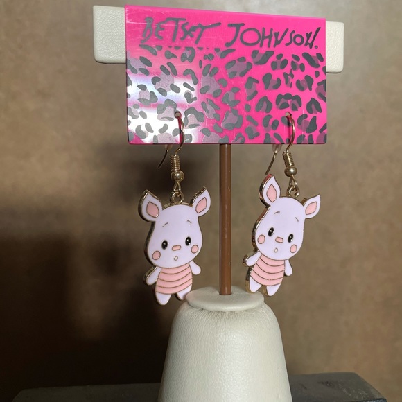 Betsey Johnson Whimsical Pig Dangle Earrings NWT - Picture 6 of 6